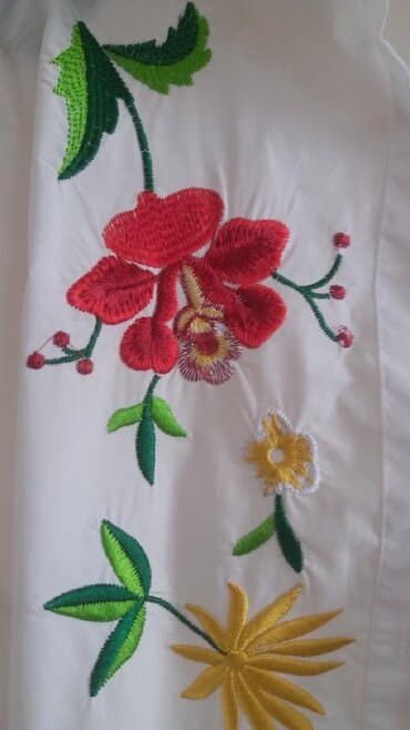 kətan qadın koynəkləri: Qadin ucun koynek yenidir .Hec geyinilmiyib .38 razmerdir.Eynime — 2