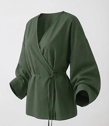 кимоно: Zeytun-yaşıl rəngdə, kimonoya bənzər kəsişməli bluz. Ön hissədə — 1