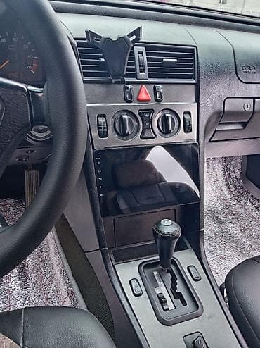 mercedes c klass: Mercedes‑Benz C‑Class sedan - Kuzov: 4 qapılı sedan, tünd göy rəng - — 3