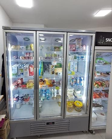 bosh soyuducu: Snow Village vitrin tipli soyuducu vitrinlər - Modellər: 3 qapılı — 3