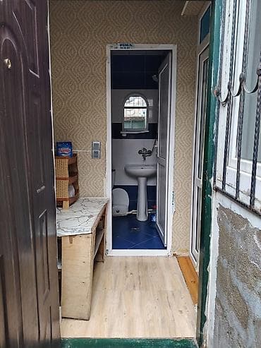 sekide ev alqi satqisi: 2 otaqlı, 49 kv. m, Orta təmir — 8