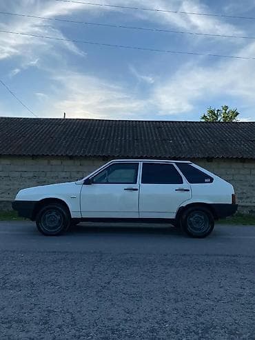 vaz 2107 starter: Vaz 2109 “Samara” – ağ rəngli, 5 qapılı hetçbek. Əsas xüsusiyyətlər — 4