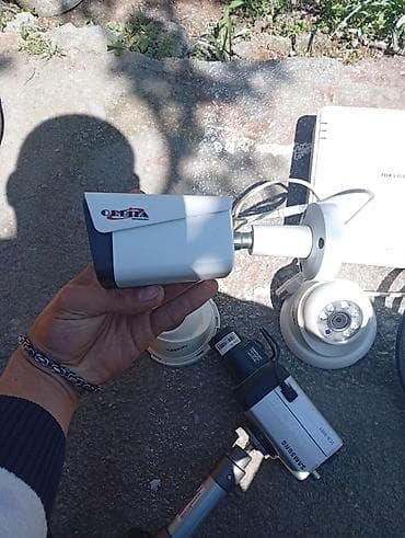 video kamera: Müxtəlif tipli təhlükəsizlik kameraları və DVR-dən ibarət sistem — 6