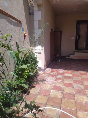 qaracuxurda ev: 128 kv. m, 4 otaqlı — 4