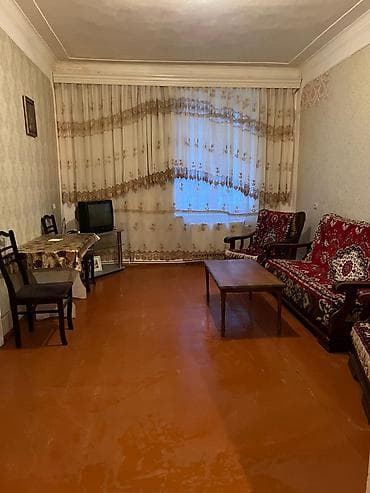 4 cü kvatal 3/1 mərtəbəsi 2 otaqlı kirayə mənzil. Vasitəçi haqqı