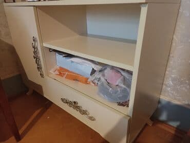 söküntü dik: Qonaq otağı üçün, İşlənmiş, Açılmayan, Dördbucaq masa, 6 stul — 7