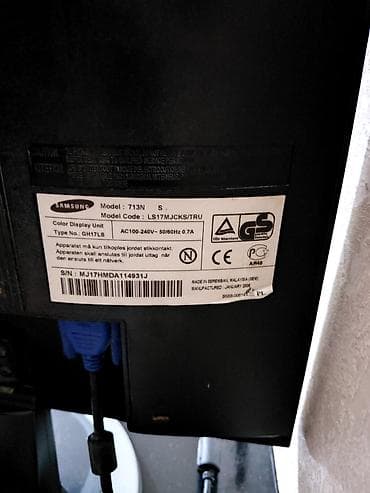 oyun komputer: Salam, Monitor normal vəziyyətdədir. Alan şəxsə üzərində Hdm kabel — 2