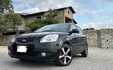 Kia Rio: 1.4 l | 2007 il Hetçbek