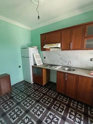 kafe ucun bar: 2 otaqlı həyət evi - Plan: 1 yataq otağı, 1 geniş qonaq otağı, ayrı — 3