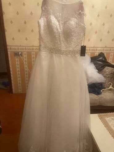 Zərif gəlinlik paltarı - Rəng: klassik ağ/şampan çaları - Üst hissə