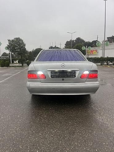 amg diski: Mercedes-Benz E-Class: 2.7 l | 2000 il Sedan — 2