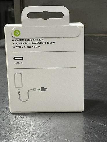 ТВ и видео: Адаптер Apple, 20 Вт — 2