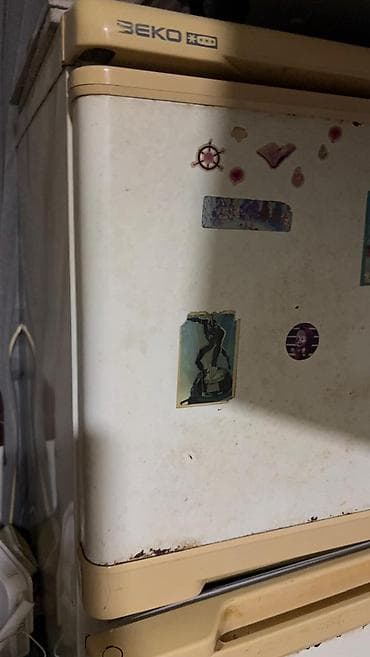 " BEKO" Soyuducu 2 kameralıdır Qapı rezinləri yenicə dəyişilib Əla — 2