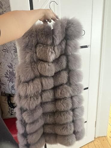 Boz rəngdə kürk jilet - Model: Qalın, həcimli panel tikili, beldən — 2