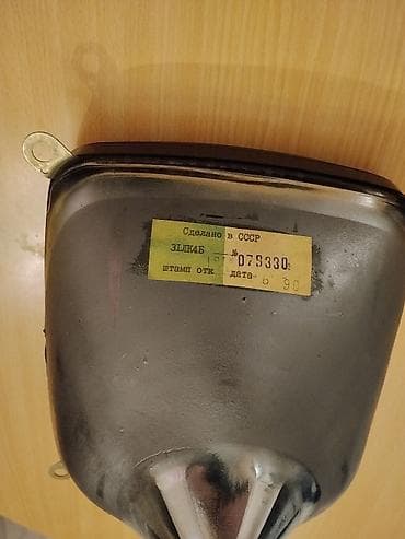 televizor islenmis: SSSR dövrünə aid televizorların elektron-şüa borusu. Təzədir — 3