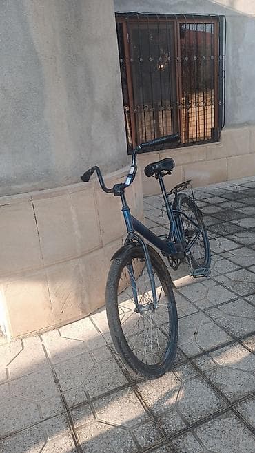 rolik tekerleri: Şəhər tipli velosiped - Rəng: tünd mavi/qara tonlar - Çərçivə: aşağı — 1