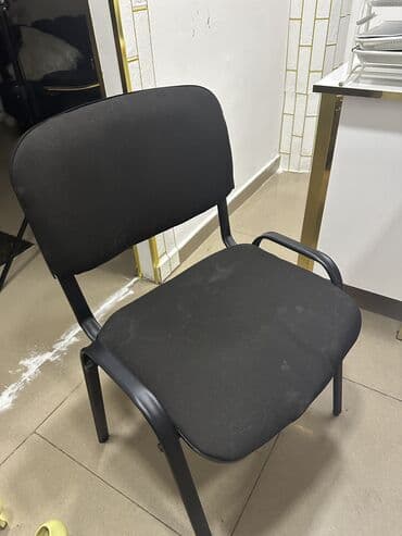 раскладные стулья: Çütu 30 m Qara rəngli ofis/qonaq kreslosu - Sadə və universal — 2