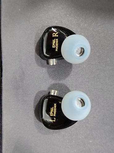 Qulaqcıqlar: SIMGOT EM6L “Phoenix” IEM Xüsusiyyətlər: - Hibrid quruluş: 1 dinamik — 7