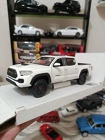 mini disk: Maisto Special Edition kolleksiyası – 1:27 miqyaslı 2023 Toyota Tacoma — 2