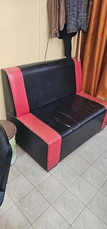 Mebel: Gözəllik salonu üçün 3 dəst saç güzgüzü 2 dırmaq stolu işlənmiş — 4