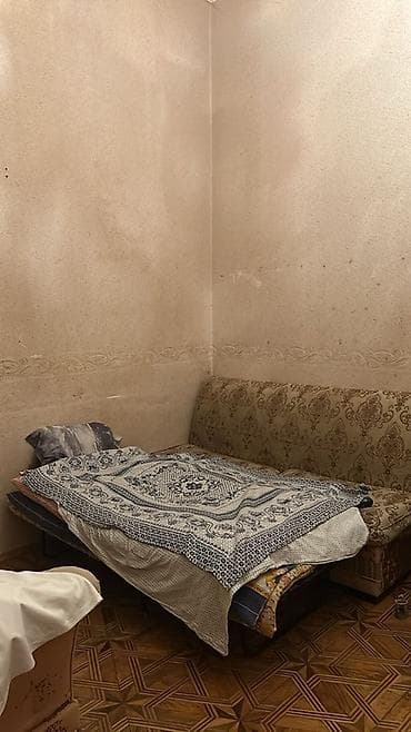 Otaq yoldasi axtarilir Təsvir: - 2 ayrı yataq otağı; hündür tavanlar — 3