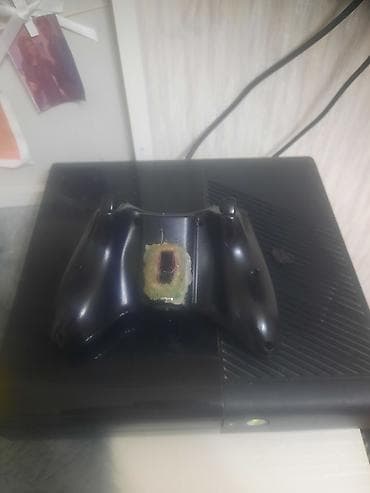 kablolar: Xbox 360 (Slim) oyun konsolu və 1 ədəd naqilsiz pult - Konsol: Xbox — 3