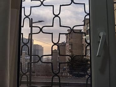 perla mətbəx mebeli: Gəncə prospektinde ganuni 3 otaqlı Leninqrad proektli ev satılır, ev — 5