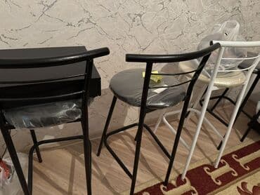 Taburetlər: 4 ədəd bar stulu,hər biri 20 azn Metall bar tabureləri – sadə və — 1