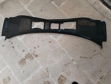 yan güzgü s: Avtomobil üçün ön şüşə altı plastik panel (kuzov “cowl panel” — 1