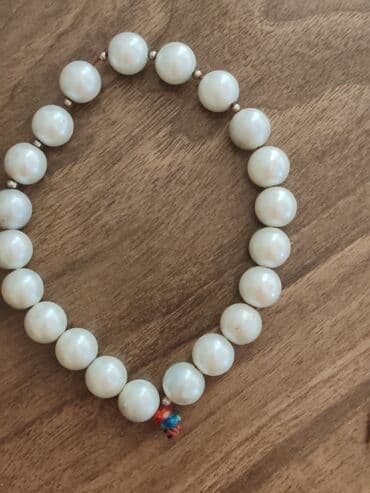 kehraba tesbeh: Təsbeh satılır. 2 ədəddir. 1 ci sekildeki mirvari. Qiyməti 10 manat — 1