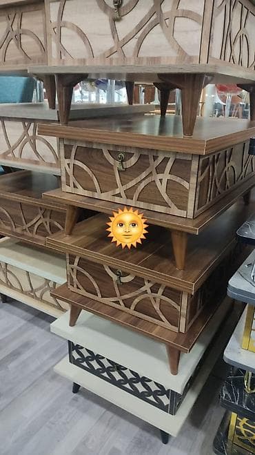 Jurnal masası, Yeni, Transformer, Dördbucaq masa