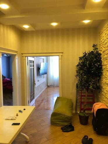 sarayda yeni tikili binalar: Binəqədi rayonu,7-ci mikrorayonda, 17 mərtəbəli binanın 6-cı — 11