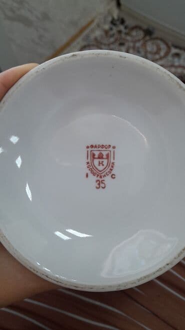 ag gilas mürəbbəsi: Temiz farfor.Rusiya isdehsali. 30 ildi alinib.1defe bele islenmiyib — 6