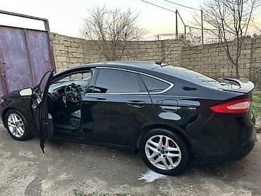 audi rs q3 2.5 tfsi: Ford Fusion: 1.5 l | 2016 il 181100 km Sedan — 10