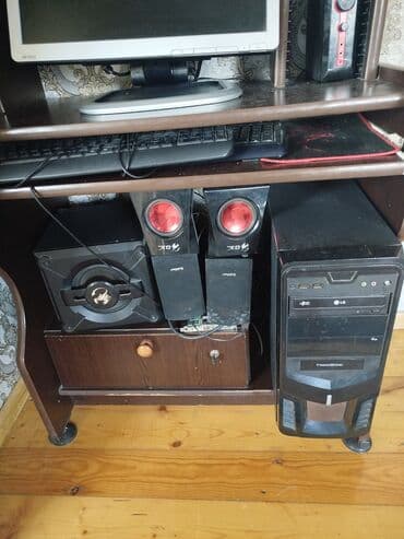 monitor 19: Stolüstü kompüter dəsti Tərkibi: - HP L1950 LCD monitor (təxminən — 3