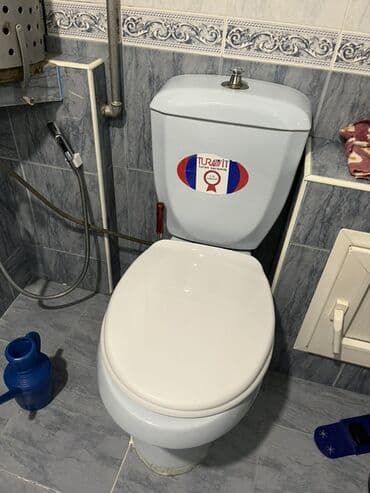 Sanitar qovşaq komplekti – unitaz və əl-üz yuyan lavabosu - Brend