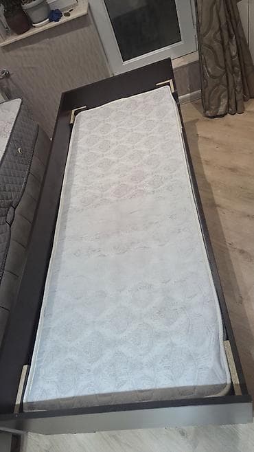 Çarpayılar: İşlənmiş, Təknəfərlik çarpayı, Bazasız, Matras ilə, Siyirməsiz — 2