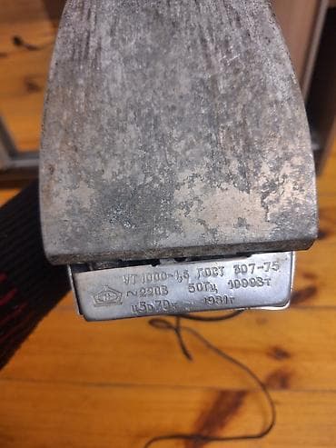 su qizdiran kran: Məhsul: Elektrik ütü (sovet istehsalı) Xüsusiyyətlər: - Model — 5