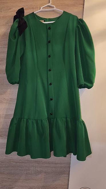 dress: Yaşıl rəngdə qolsuz olmayan qısa don - Klassik dairəvi yaxa - Ön — 1