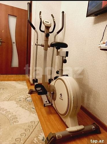 elliptik: Elliptik və velosiped funksiyalarını birləşdirən trenajor. Evdə — 1