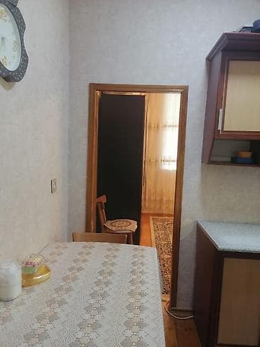 gencede 1 otaqli ev satilir: Şüvəlan, şimali QRES qəsəbəsi, mərkəzdə – 2 mərtəbəli binanın 1-ci — 5