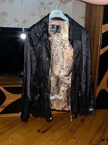 qara corek otu yagi: LASAGRADA qadın plaş/manto - Rəng: qara (parlaq teksturali material) — 1