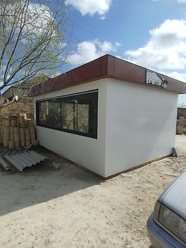 mağaza üçün konteyner: Alüminium kompozit panel və böyük şüşə vitrinlərlə yığılmış müasir — 4