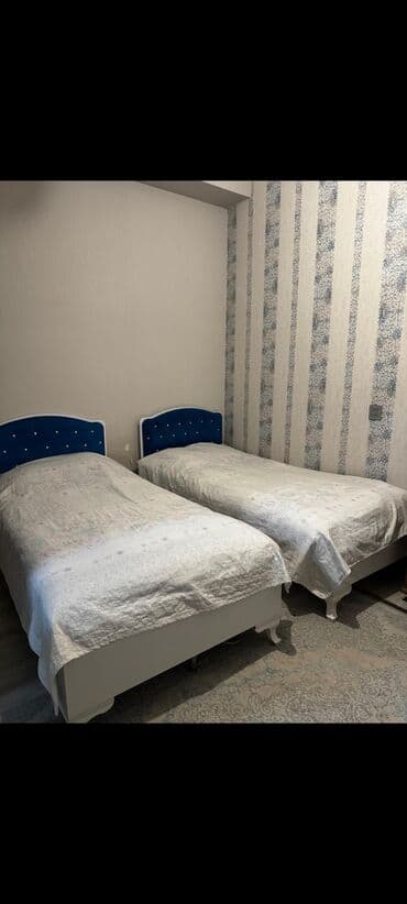 qədim mebel: 2 eded carpayi satilir biri 110azn. Unvan 8km Nigaz — 1