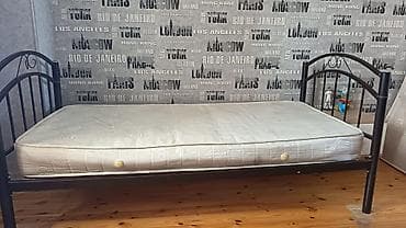 Metall çarpayı + döşək dəsti - Rəng: qara - Material: polad karkas