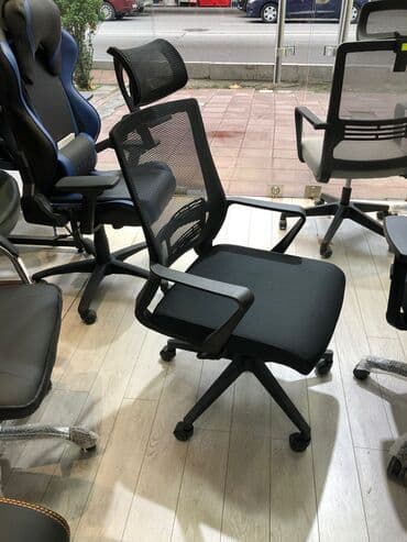 офисные кресла: Новый, С колесиками, Рукояти не регулируются, Ткань — 2