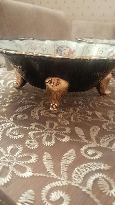 8 mart hediyye: MZ Czeck (1794) damalı markalı, qızıl işləməli porselen konfet/ meyvə — 2