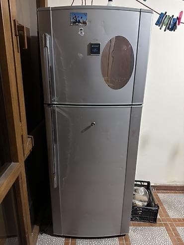 2 qapılı Sharp Soyuducu Satılır, rəng - Gümüşü