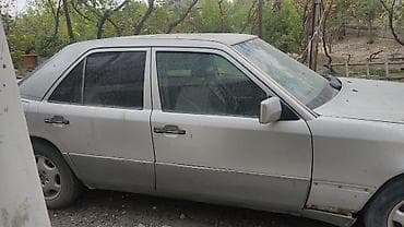 ford transit v184: Mercedes-Benz E 220: 2.2 l | 1993 il Sedan — 3