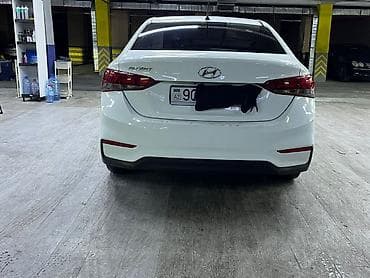 hundai akcent: Hyundai Accent sedan – ağ rəng, iqtisadi və praktik şəhər avtomobili — 6